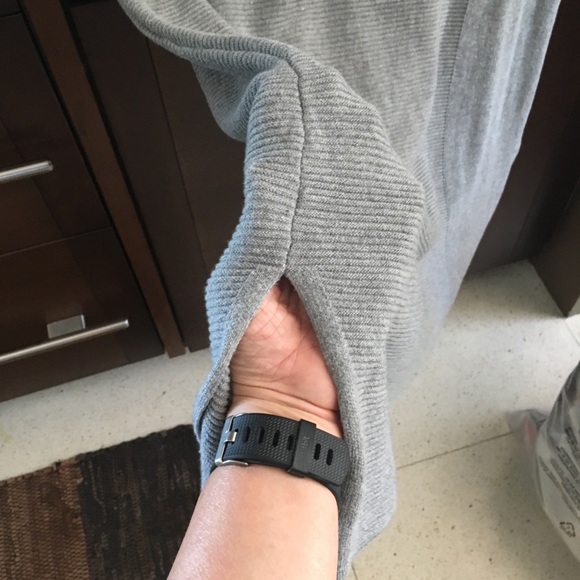 LIKE NEW Tunic Sweater - Picture 4 of 7